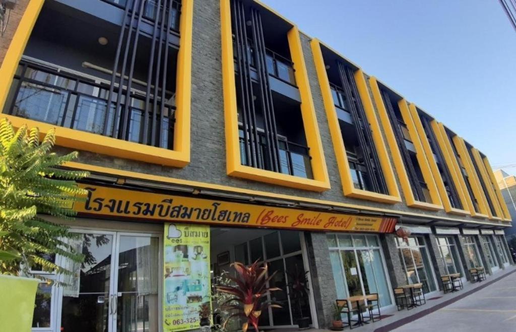 Bees Smile Hotel Chiang Rai Exteriör bild